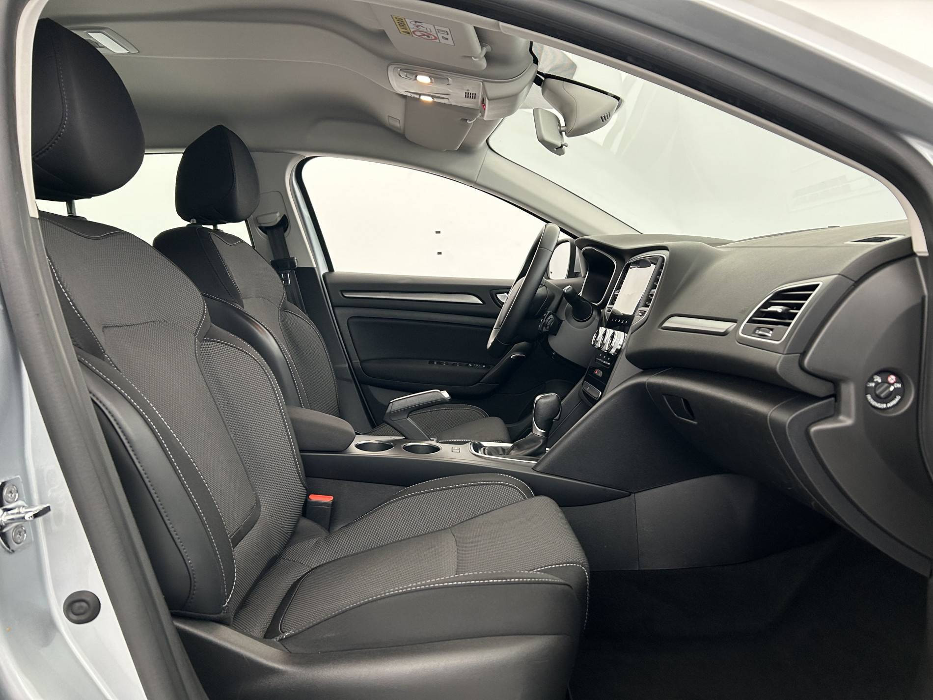 Vente en ligne Renault Megane 4  Blue dCi 115 EDC au prix de 15 490 €