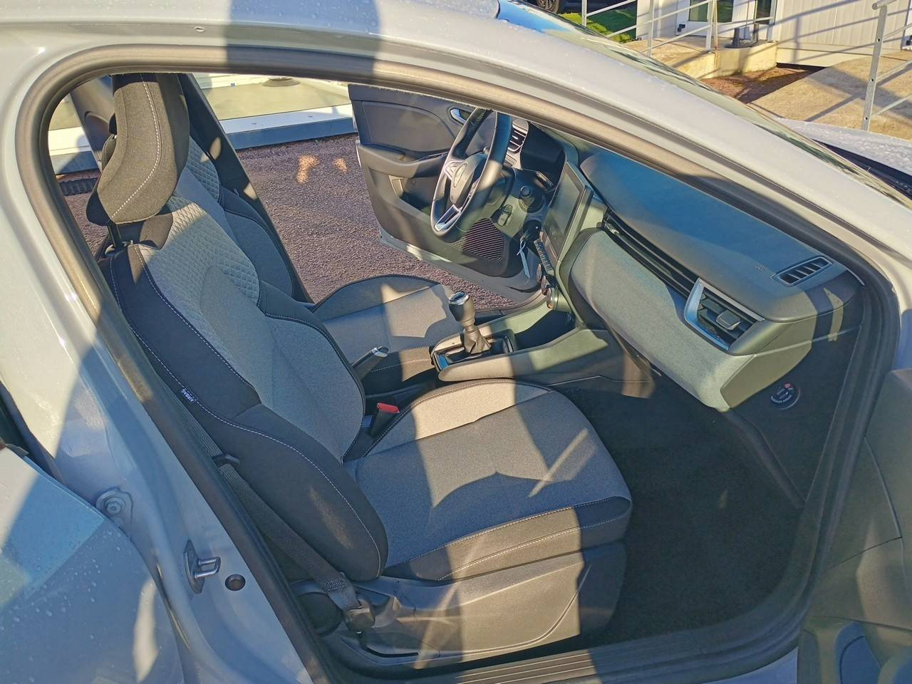 Vente en ligne Renault Clio 5 Clio TCe 90 au prix de 15 990 €