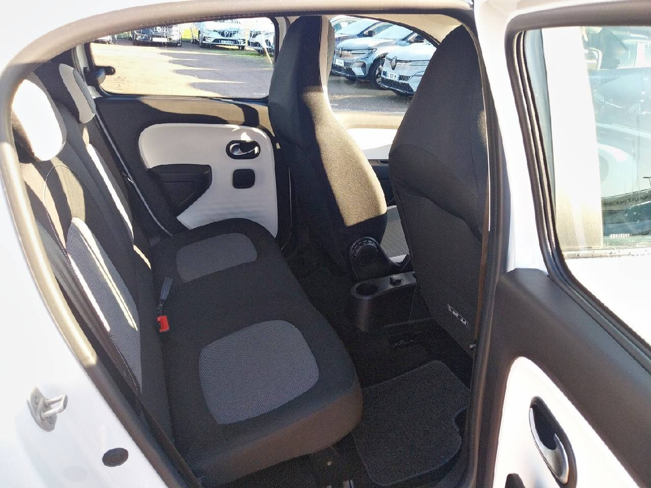 Vente en ligne Renault Twingo Electrique Twingo III E-Tech au prix de 11 990 €