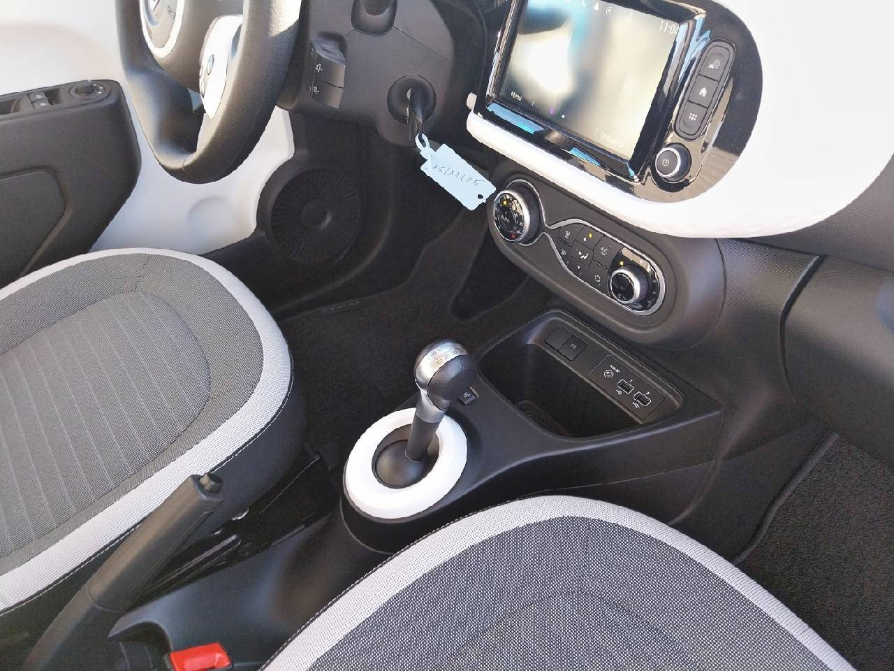 Vente en ligne Renault Twingo Electrique Twingo III E-Tech au prix de 11 990 €