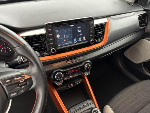 Vente en ligne Kia Stonic  1.0 T-GDi 100 ch ISG BVM5 au prix de 14 990 €