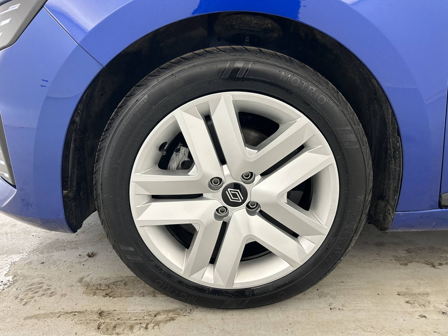 Vente en ligne Renault Clio 5 Clio dCi 100 au prix de 16 990 €