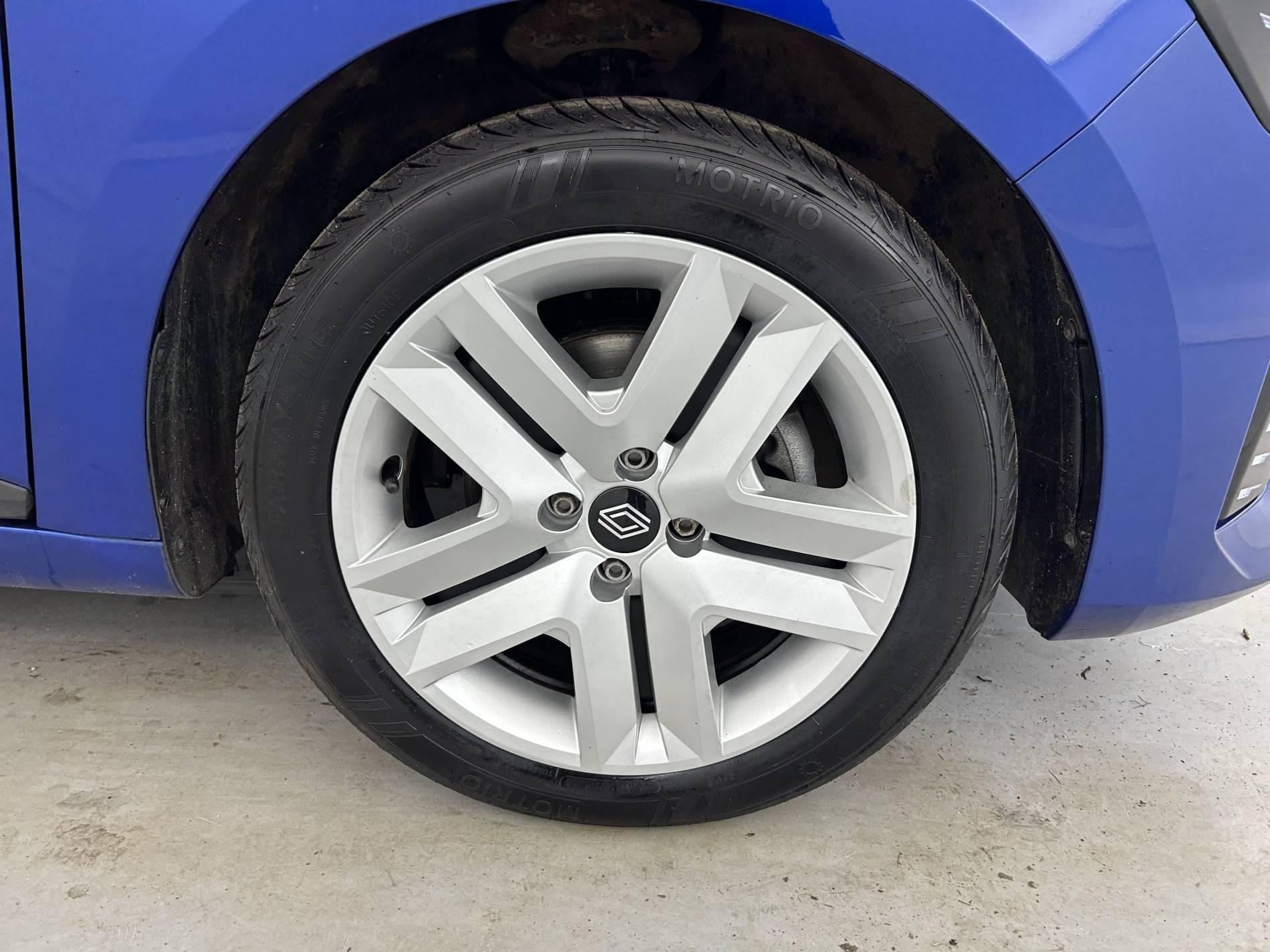 Vente en ligne Renault Clio 5 Clio dCi 100 au prix de 16 990 €