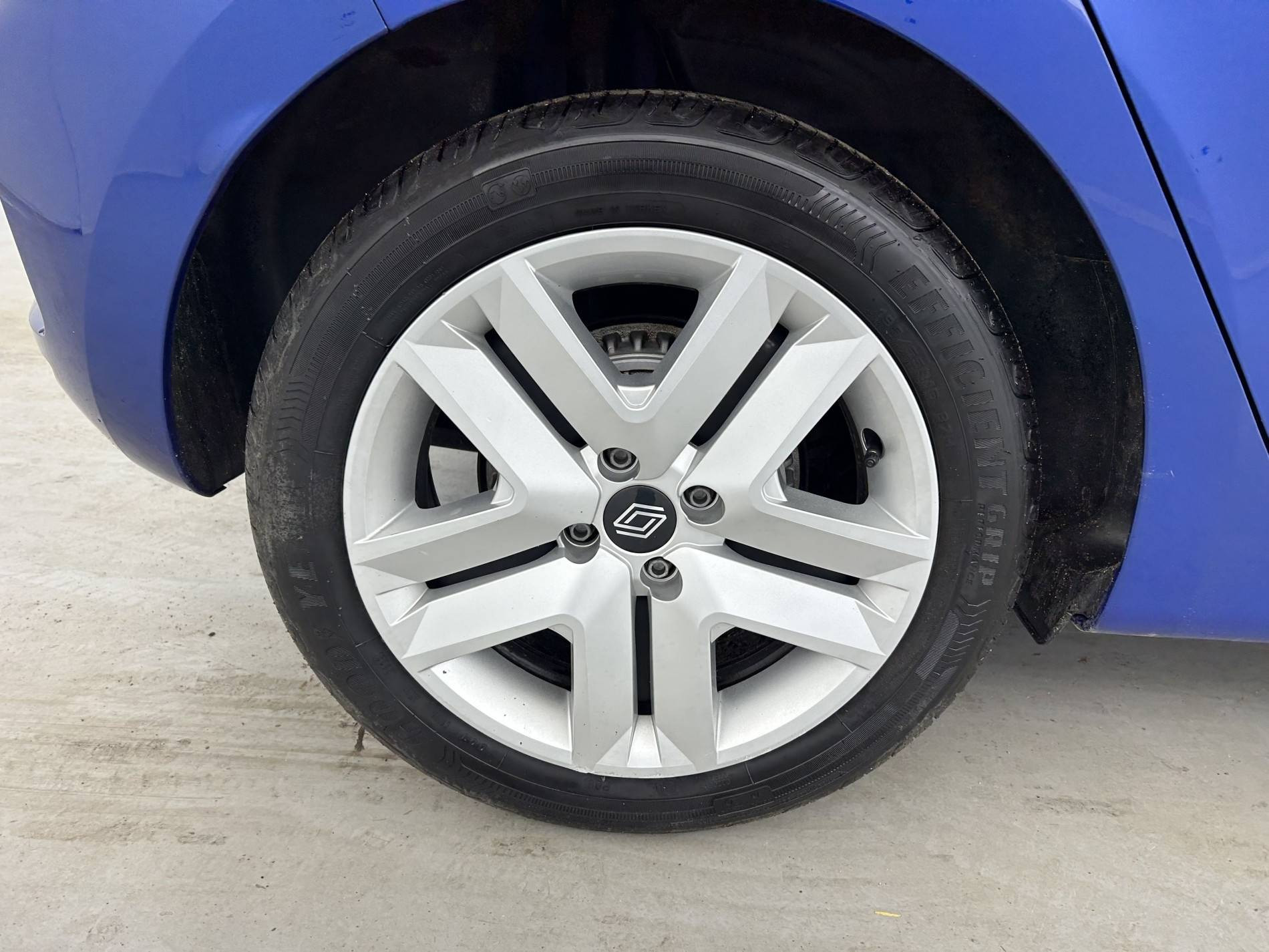 Vente en ligne Renault Clio 5 Clio dCi 100 au prix de 16 990 €