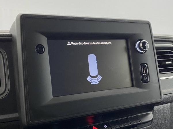 Vente en ligne Renault Master 3 Fourgon MASTER FGN TRAC F3500 L2H2 DCI 135 au prix de 21 490 €