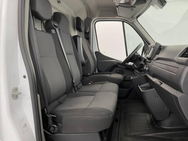 Vente en ligne Renault Master 3 Fourgon MASTER FGN TRAC F3500 L2H2 DCI 135 au prix de 21 490 €