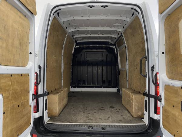 Vente en ligne Renault Master 3 Fourgon MASTER FGN TRAC F3500 L2H2 DCI 135 au prix de 21 490 €