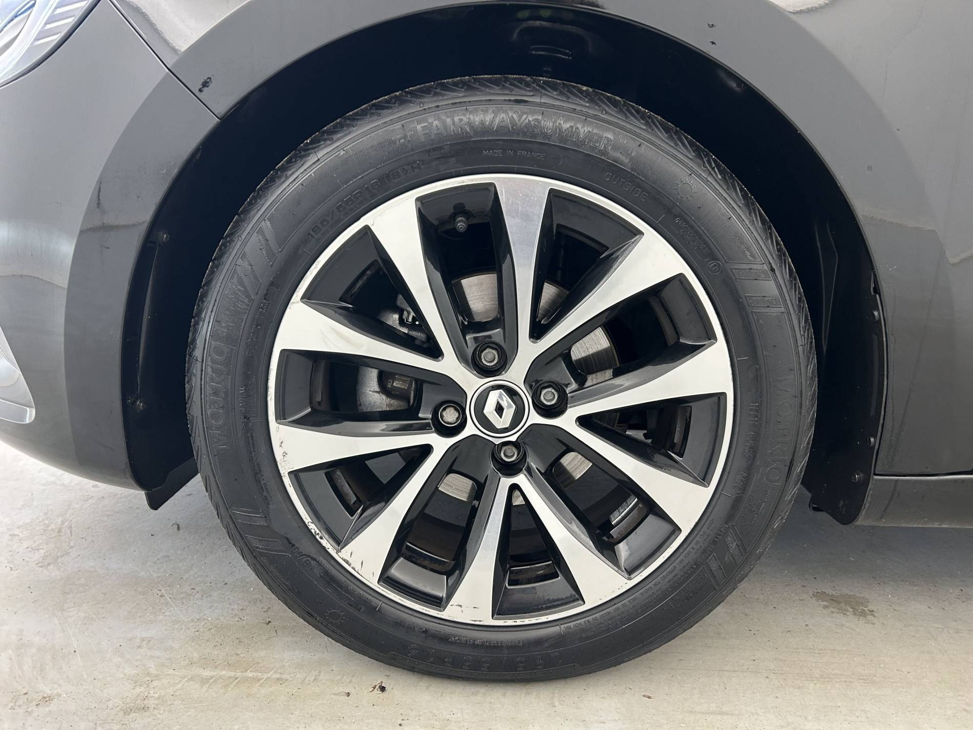 Vente en ligne Renault Clio 5 Clio TCe 90 - 21N au prix de 15 690 €