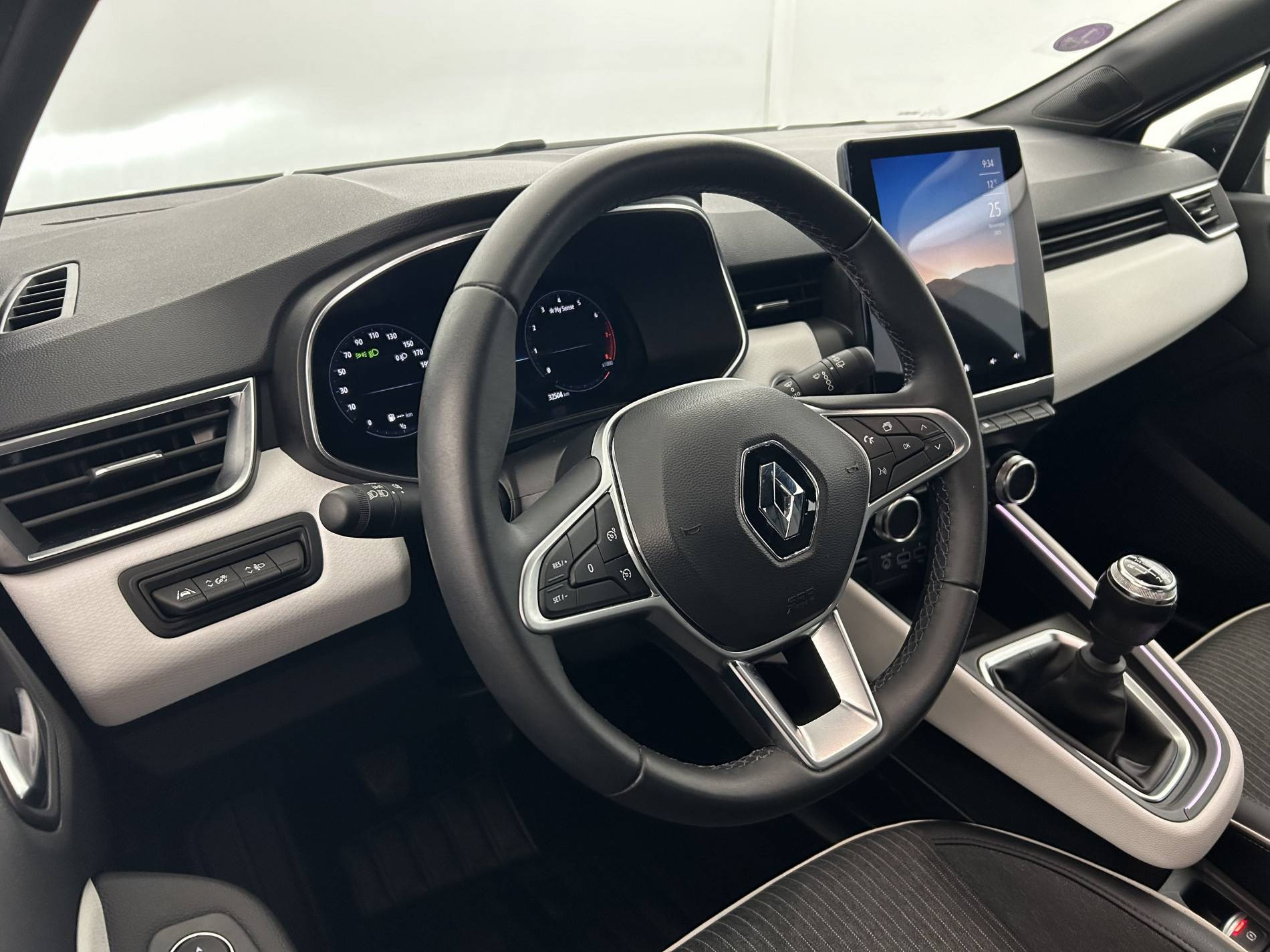 Vente en ligne Renault Clio 5 Clio TCe 90 - 21N au prix de 15 690 €