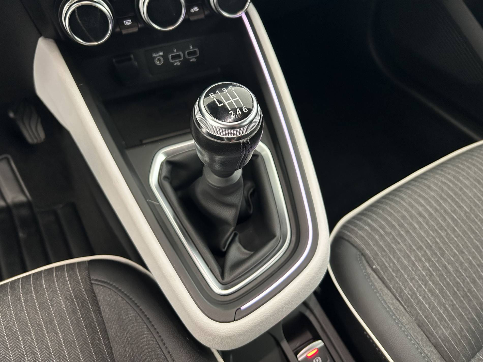 Vente en ligne Renault Clio 5 Clio TCe 90 - 21N au prix de 15 690 €