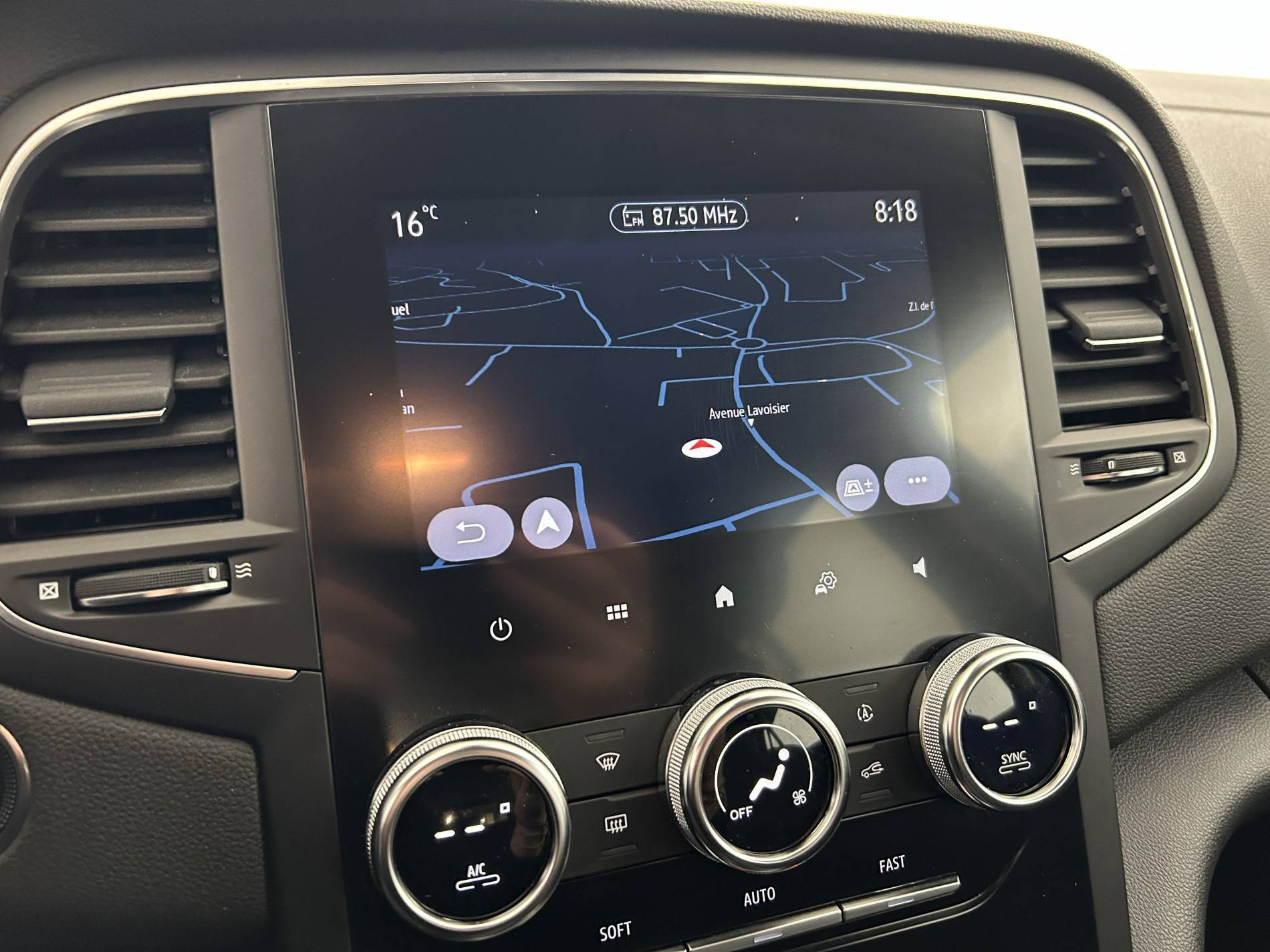 Vente en ligne Renault Megane 4 Mégane IV Berline Blue dCi 115 - 21N au prix de 13 790 €