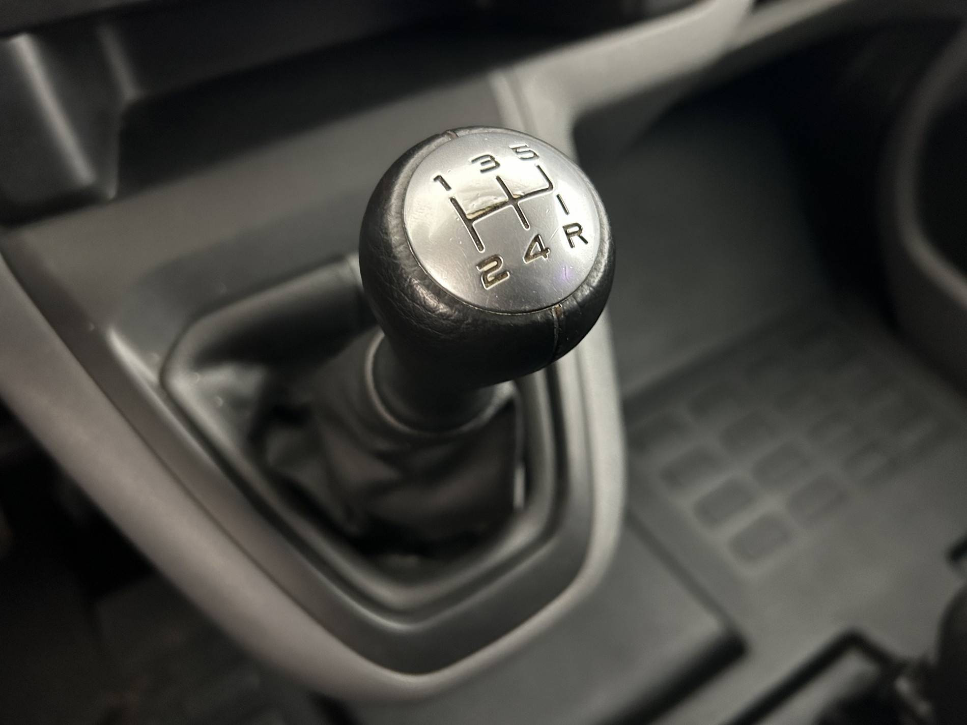 Vente en ligne Citroën Jumpy Combi Jumpy M BlueHDi 95 BVM5 au prix de 18 390 €