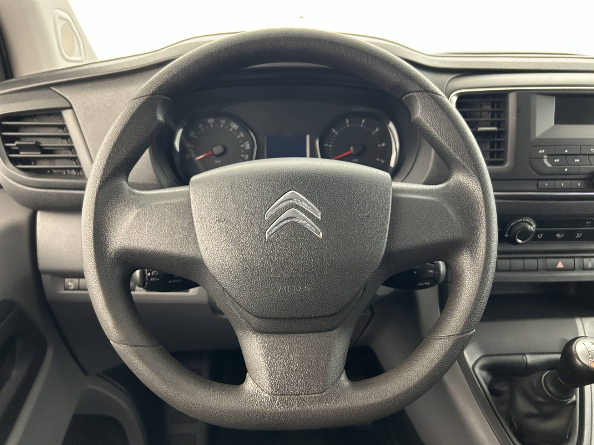 Vente en ligne Citroën Jumpy Combi Jumpy M BlueHDi 95 BVM5 au prix de 18 390 €