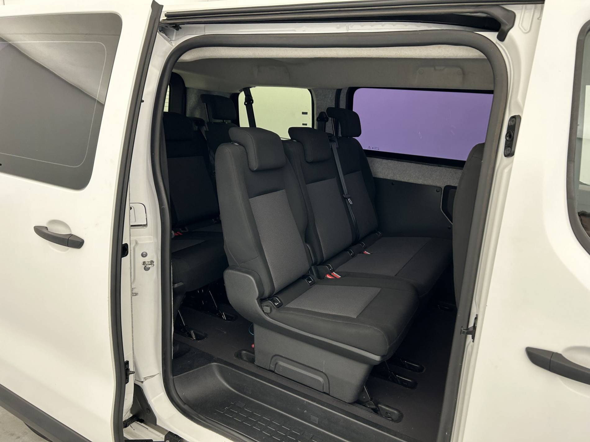 Vente en ligne Citroën Jumpy Combi Jumpy M BlueHDi 95 BVM5 au prix de 18 390 €