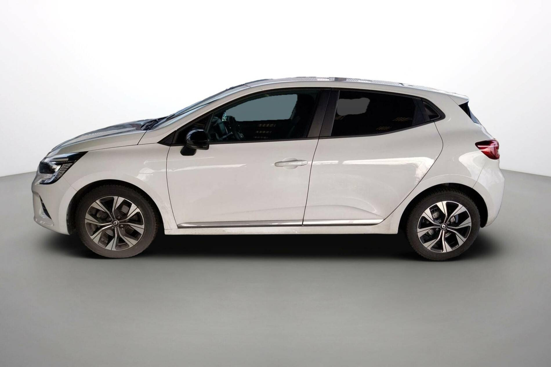 Vente en ligne Renault Clio 5 CLIO SOCIETE BLUE DCI 100 au prix de 15 490 €