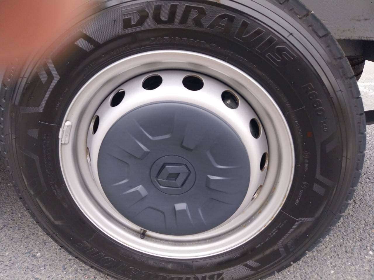 Vente en ligne Renault Master Fourgon MASTER FGN TRAC F3300 L2H2 BLUE DCI 135 au prix de 27 990 €