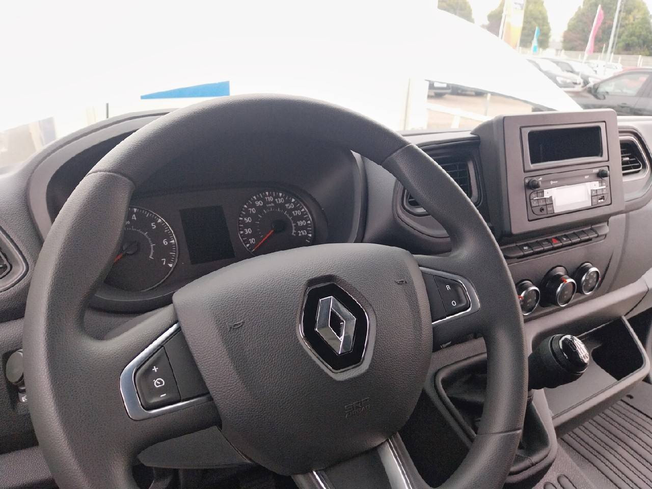 Vente en ligne Renault Master Fourgon MASTER FGN TRAC F3300 L2H2 BLUE DCI 135 au prix de 27 990 €