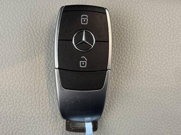 Vente en ligne Mercedes Classe A  180 d 7G-DCT au prix de 22 990 €