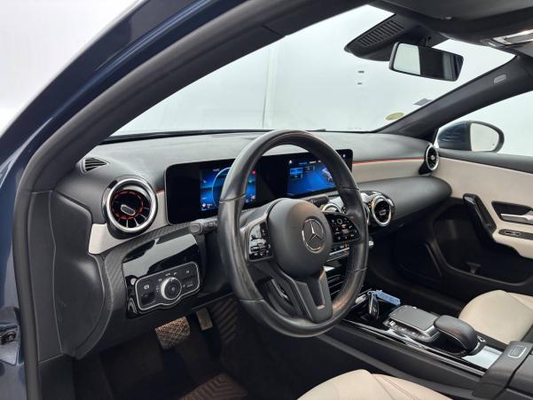 Vente en ligne Mercedes Classe A  180 d 7G-DCT au prix de 22 990 €