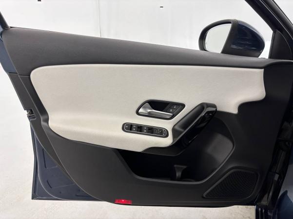 Vente en ligne Mercedes Classe A  180 d 7G-DCT au prix de 22 990 €