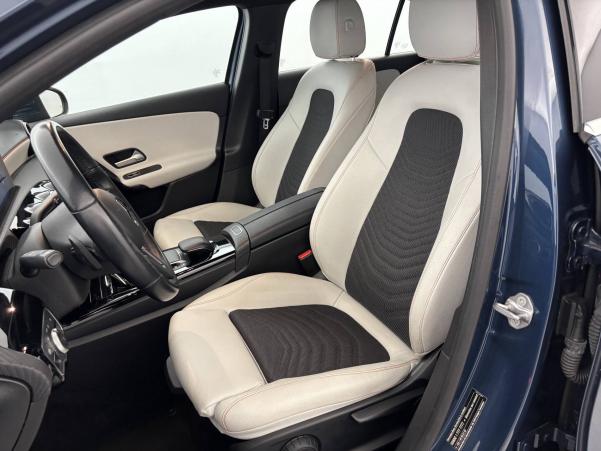 Vente en ligne Mercedes Classe A  180 d 7G-DCT au prix de 22 990 €