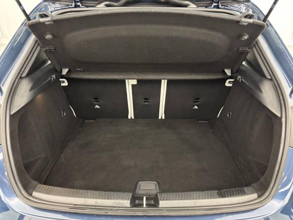 Vente en ligne Mercedes Classe A  180 d 7G-DCT au prix de 22 990 €