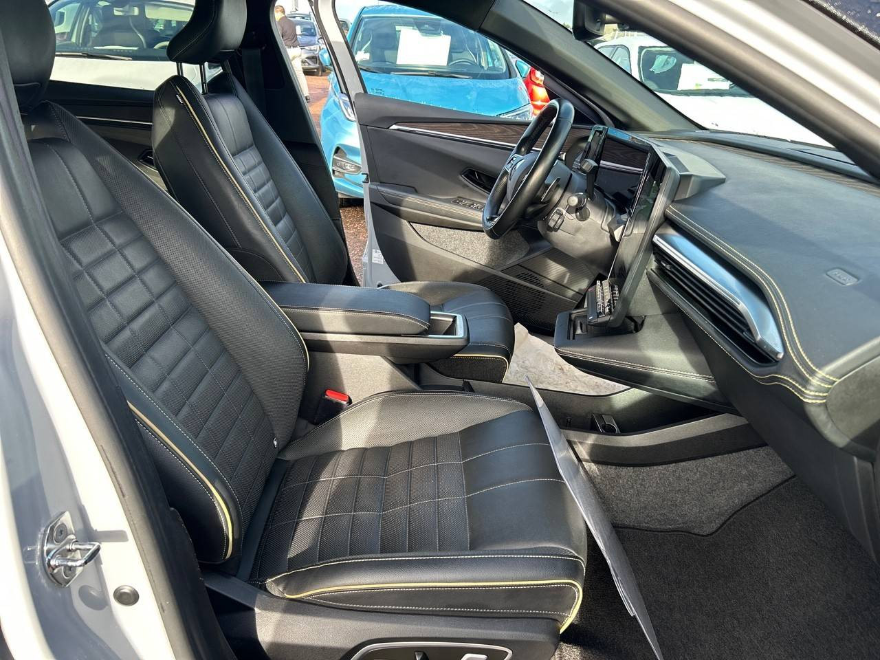 Vente en ligne Renault Megane E-Tech  EV60 220 ch super charge au prix de 23 990 €