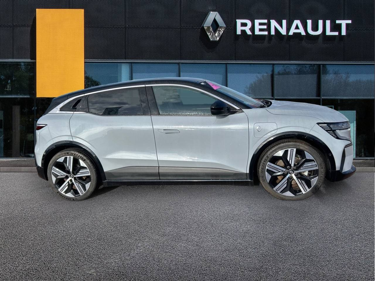 Vente en ligne Renault Megane E-Tech  EV60 220 ch super charge au prix de 23 990 €