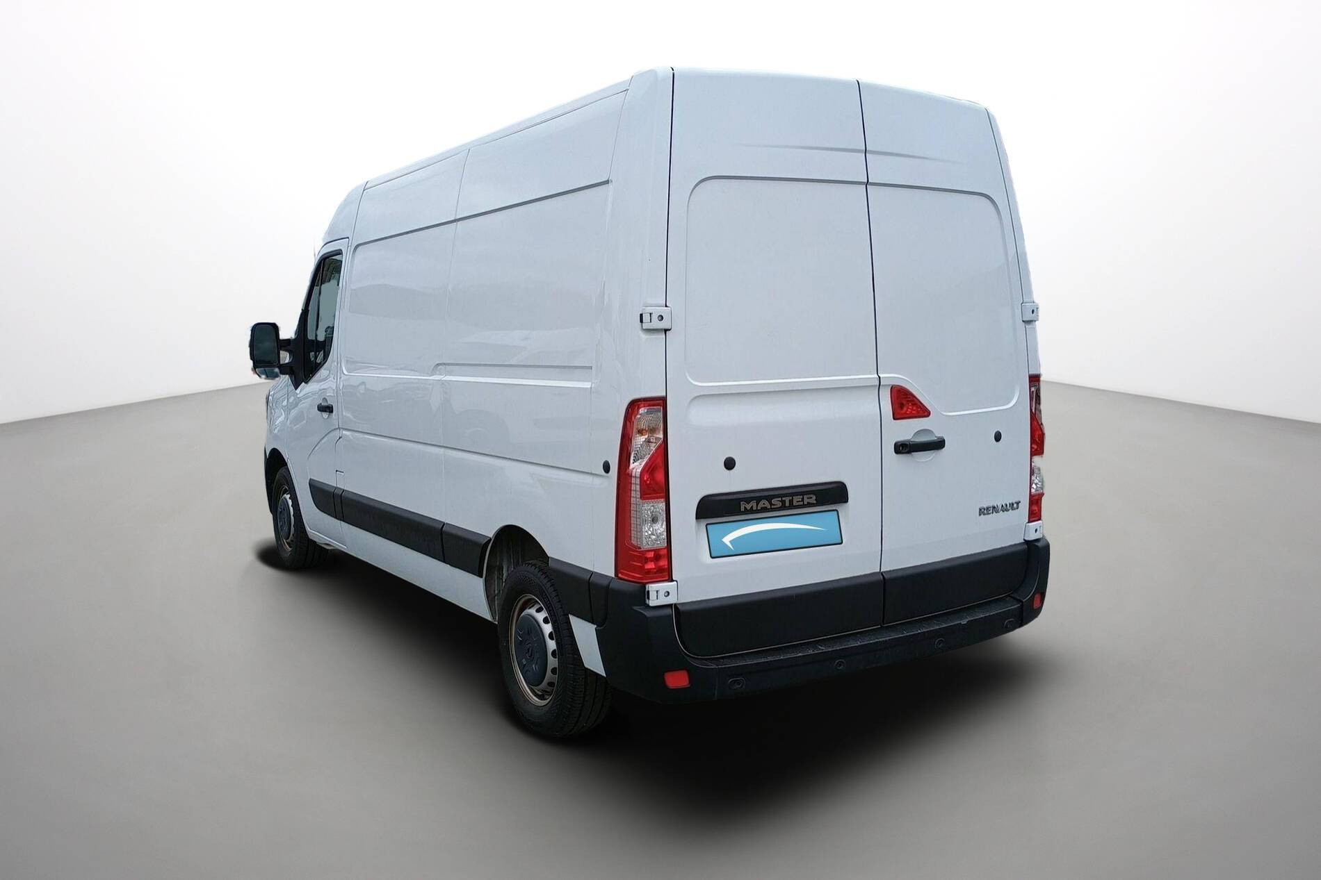 Vente en ligne Renault Master Fourgon MASTER FGN TRAC F3500 L2H2 BLUE DCI 135 au prix de 24 990 €