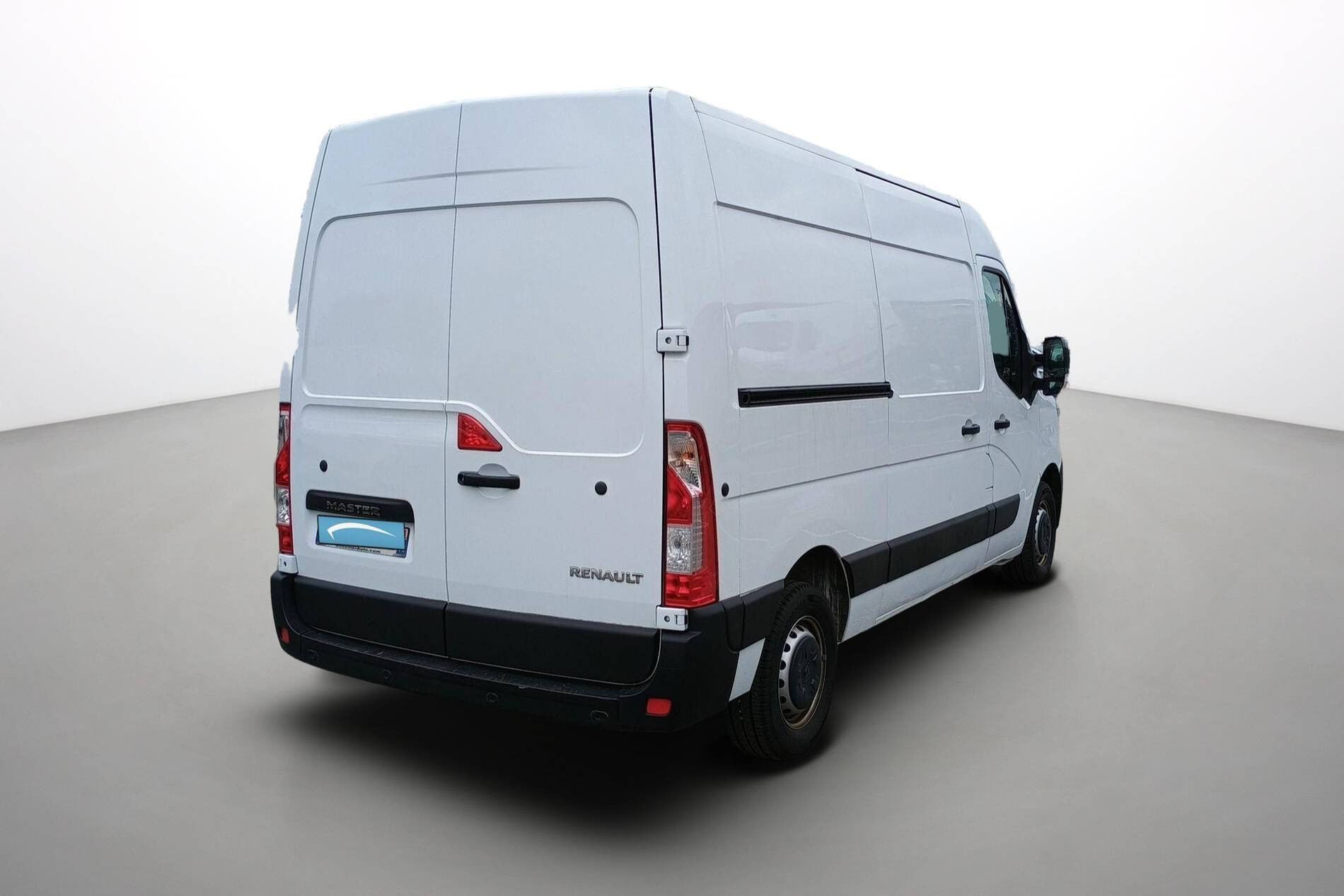 Vente en ligne Renault Master Fourgon MASTER FGN TRAC F3500 L2H2 BLUE DCI 135 au prix de 24 990 €