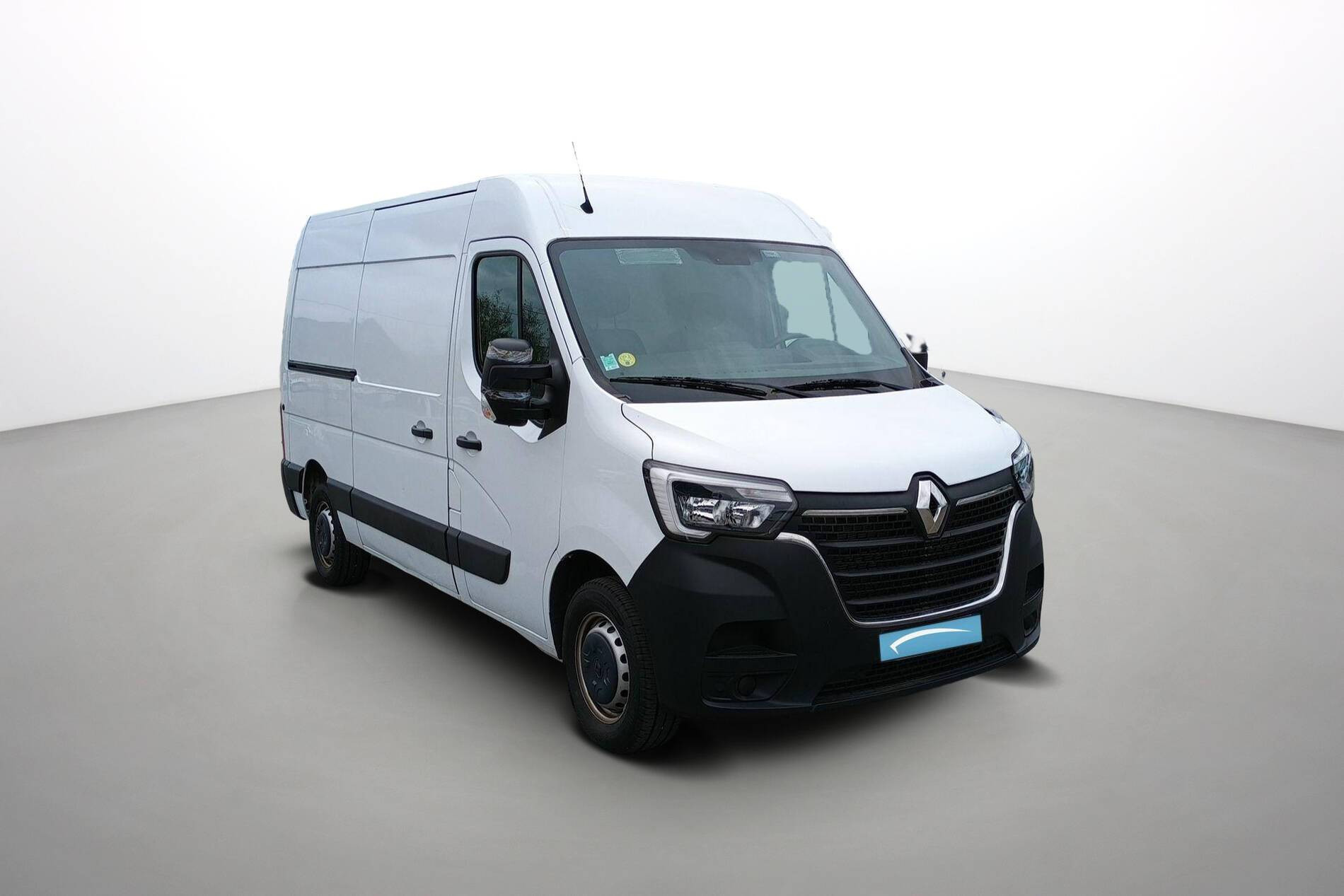 Vente en ligne Renault Master Fourgon MASTER FGN TRAC F3500 L2H2 BLUE DCI 135 au prix de 24 990 €