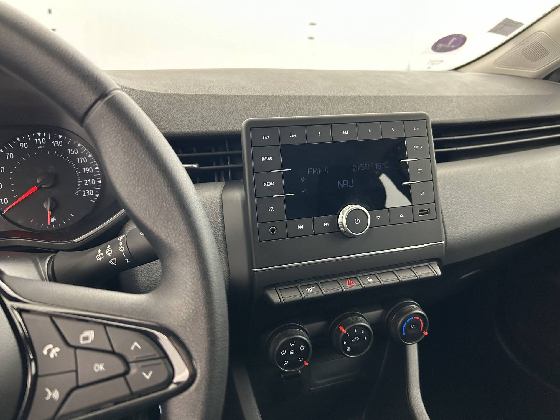 Vente en ligne Renault Clio 5 Clio SCe 65 - 20 au prix de 11 490 €