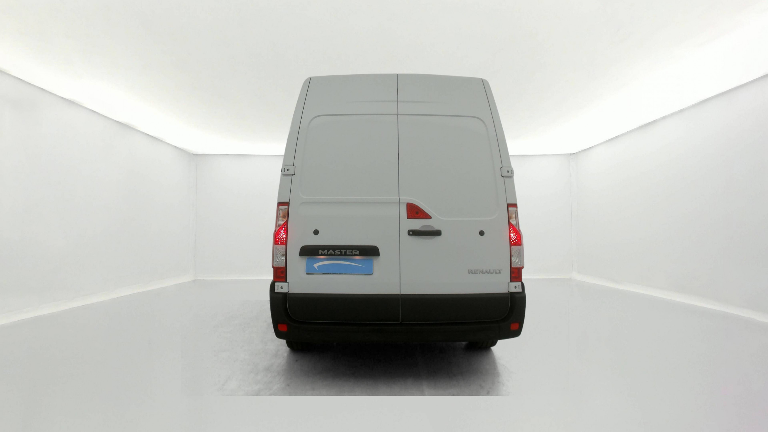 Vente en ligne Renault Master Fourgon MASTER FGN TRAC F3500 L2H2 BLUE DCI 135 au prix de 25 990 €