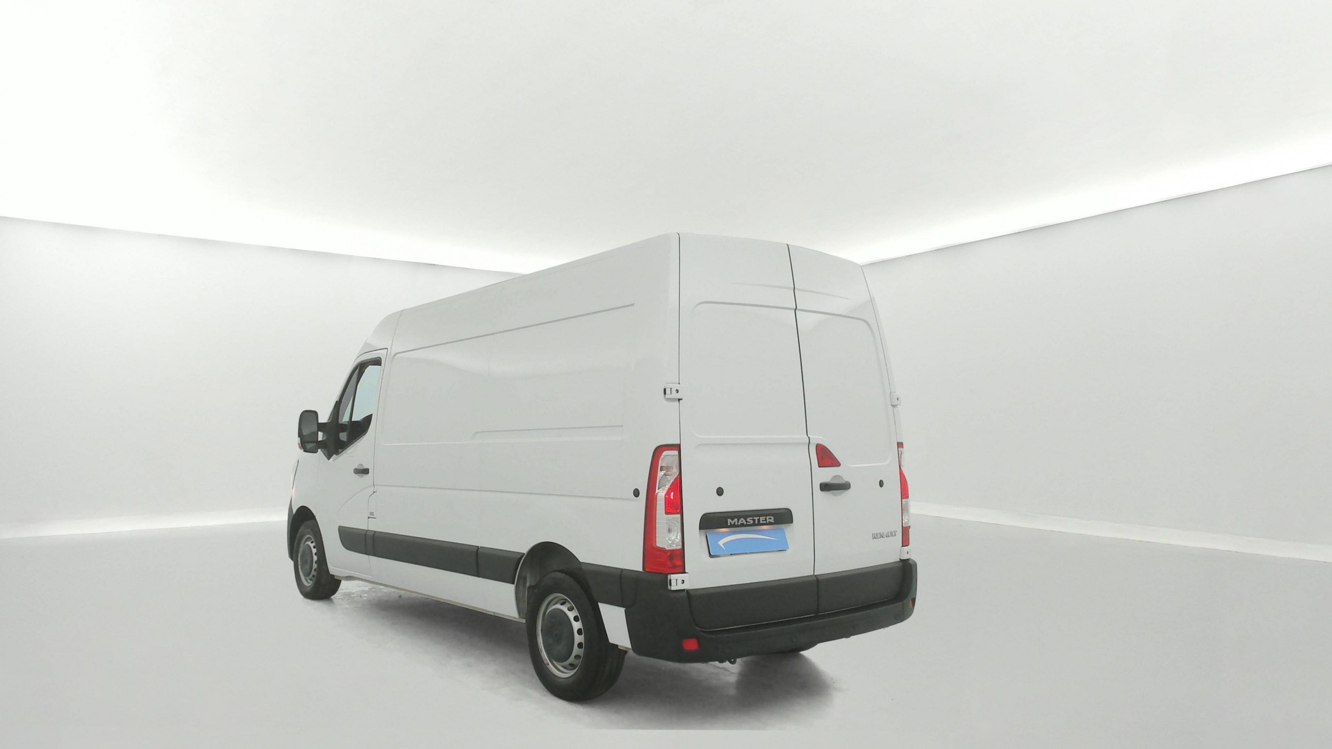 Vente en ligne Renault Master Fourgon MASTER FGN TRAC F3500 L2H2 BLUE DCI 135 au prix de 25 990 €