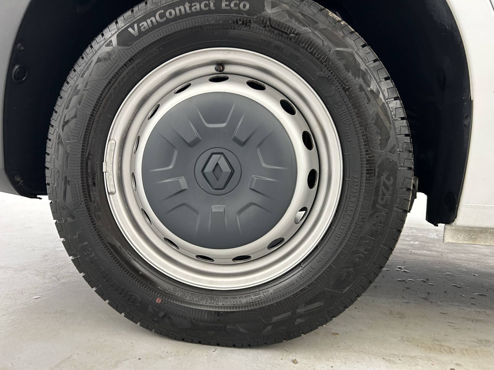 Vente en ligne Renault Master Fourgon MASTER FGN TRAC F3500 L2H2 BLUE DCI 135 au prix de 25 990 €