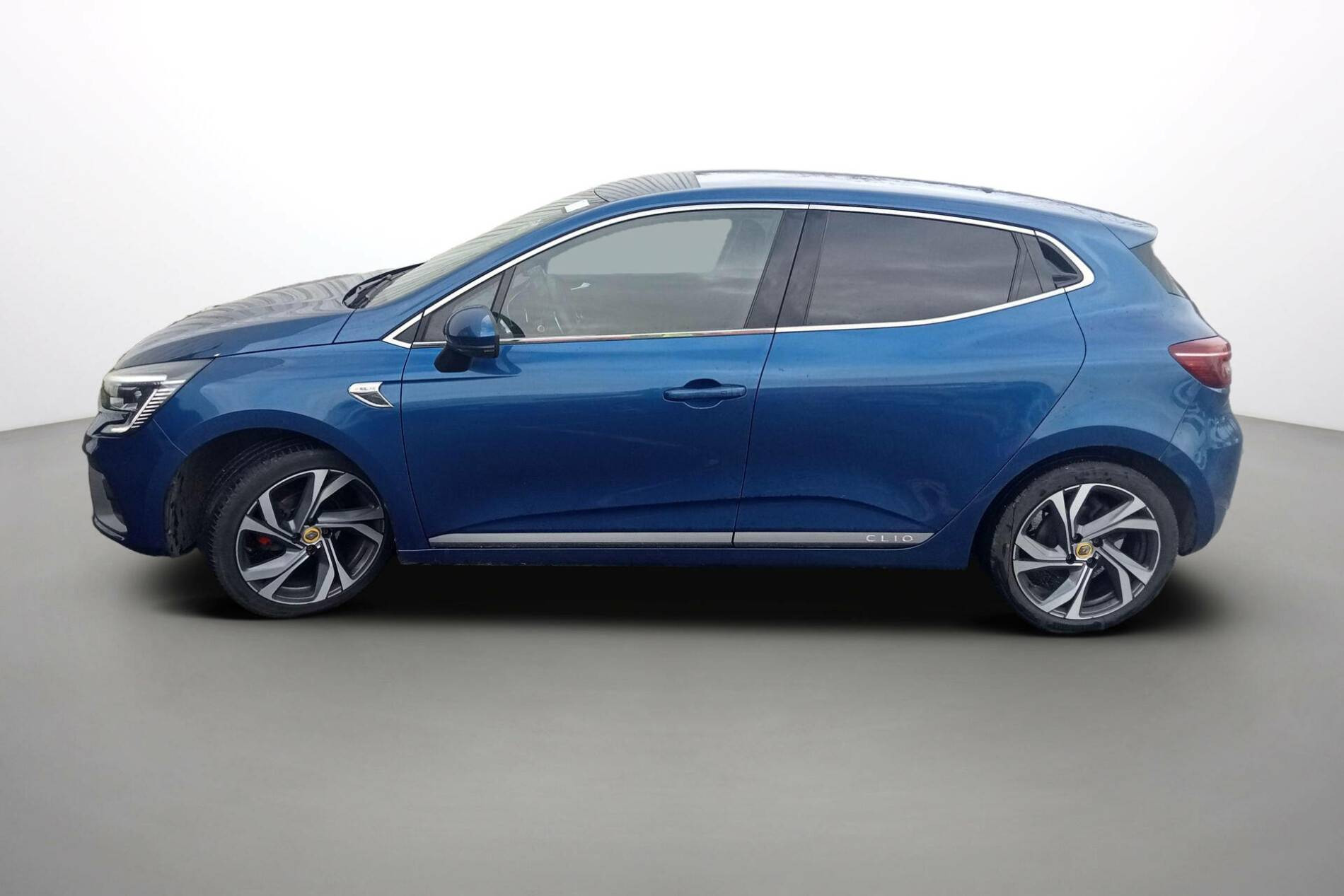 Vente en ligne Renault Clio 5 Clio Blue dCi 115 au prix de 15 990 €