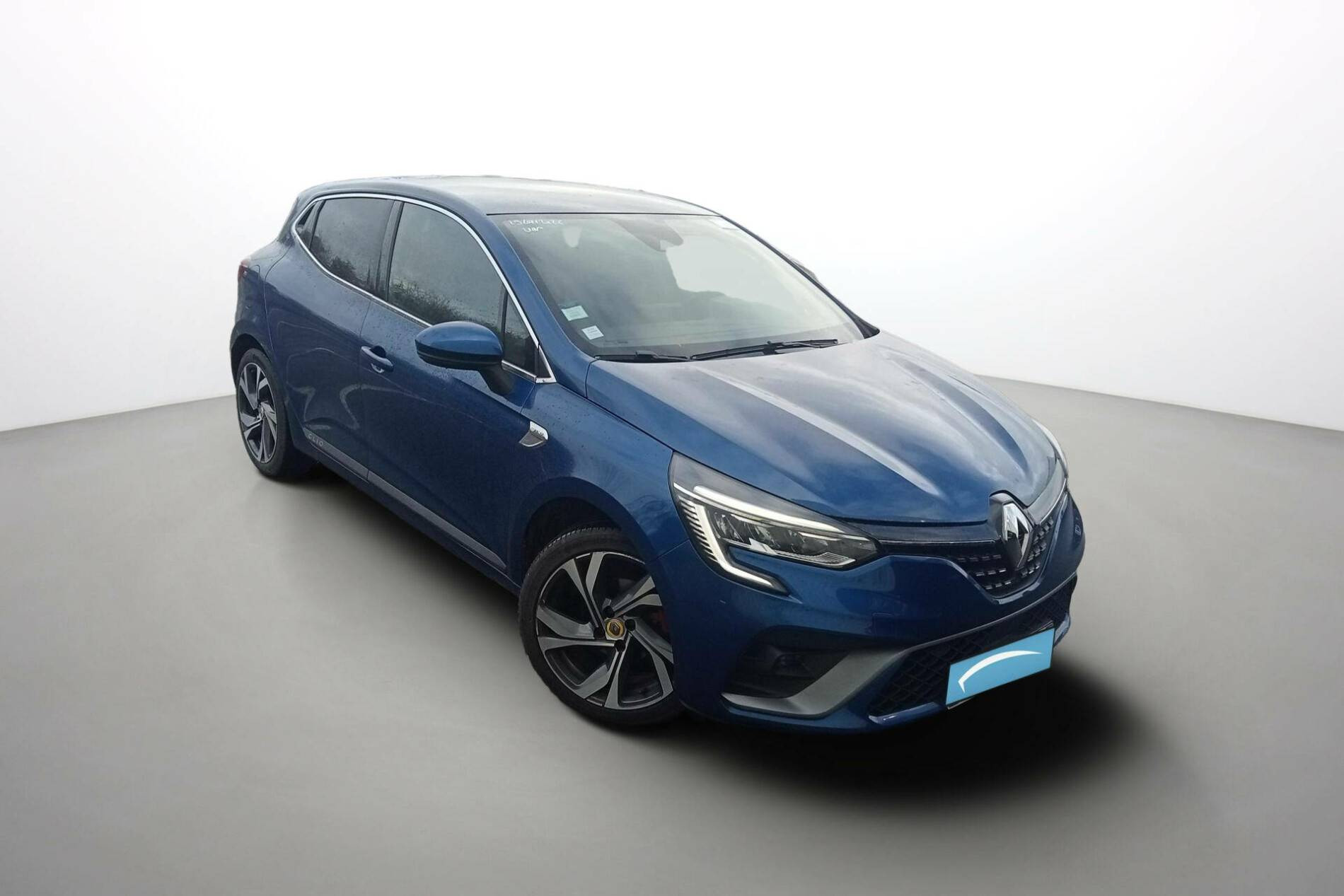 Vente en ligne Renault Clio 5 Clio Blue dCi 115 au prix de 15 990 €
