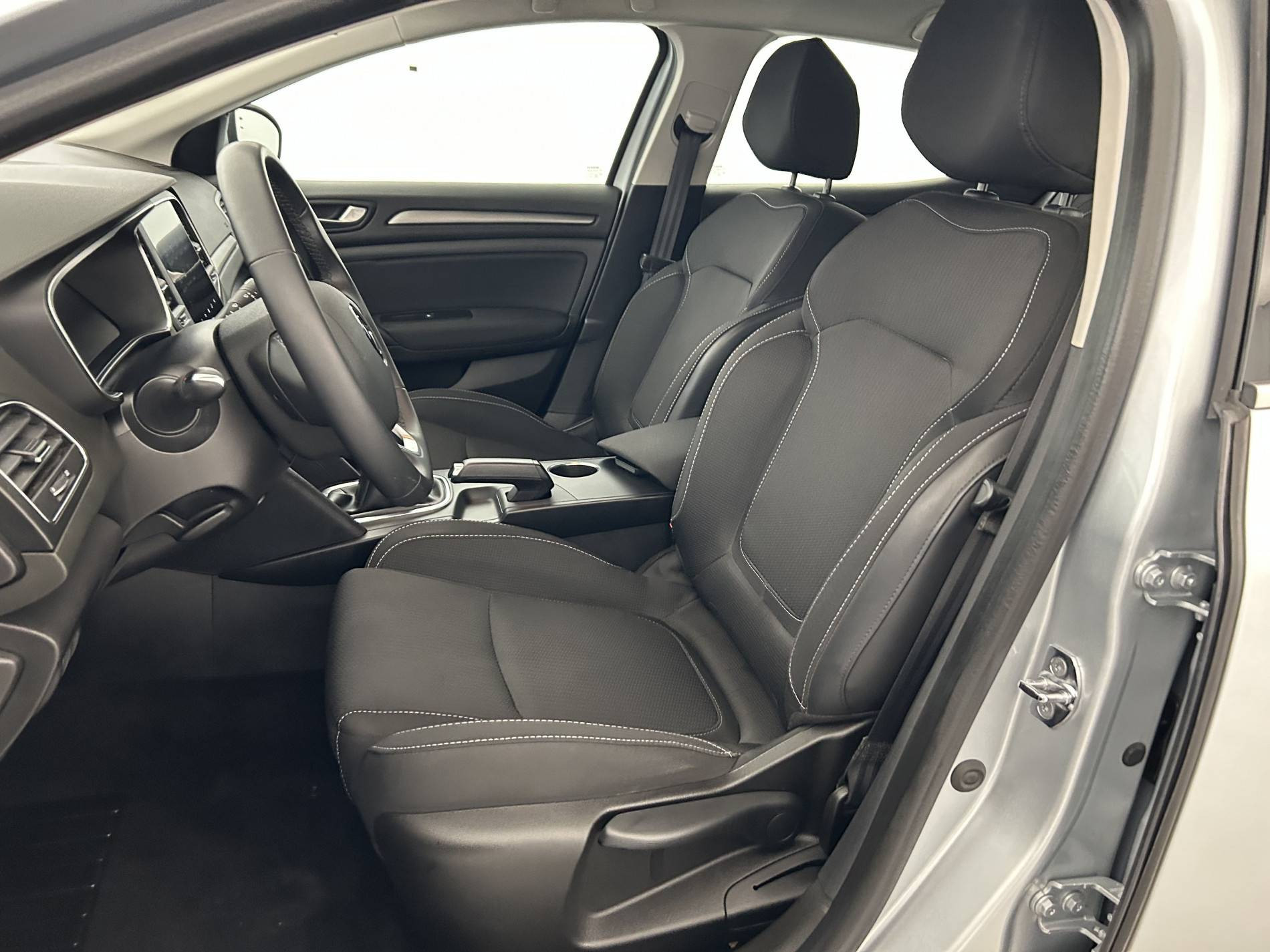 Vente en ligne Renault Megane 4 Mégane IV Berline Blue dCi 115 - 21B au prix de 16 990 €