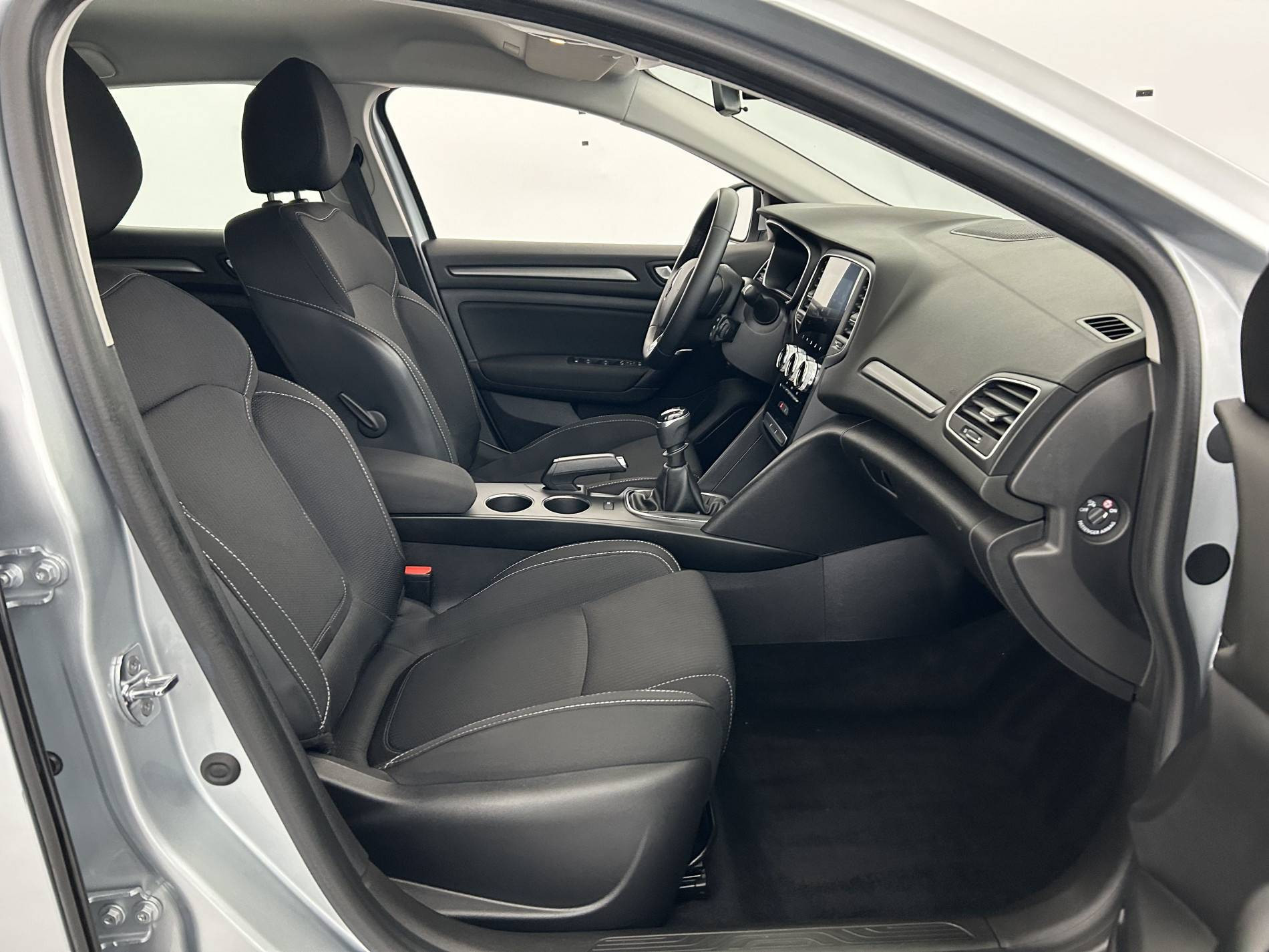 Vente en ligne Renault Megane 4 Mégane IV Berline Blue dCi 115 - 21B au prix de 16 990 €