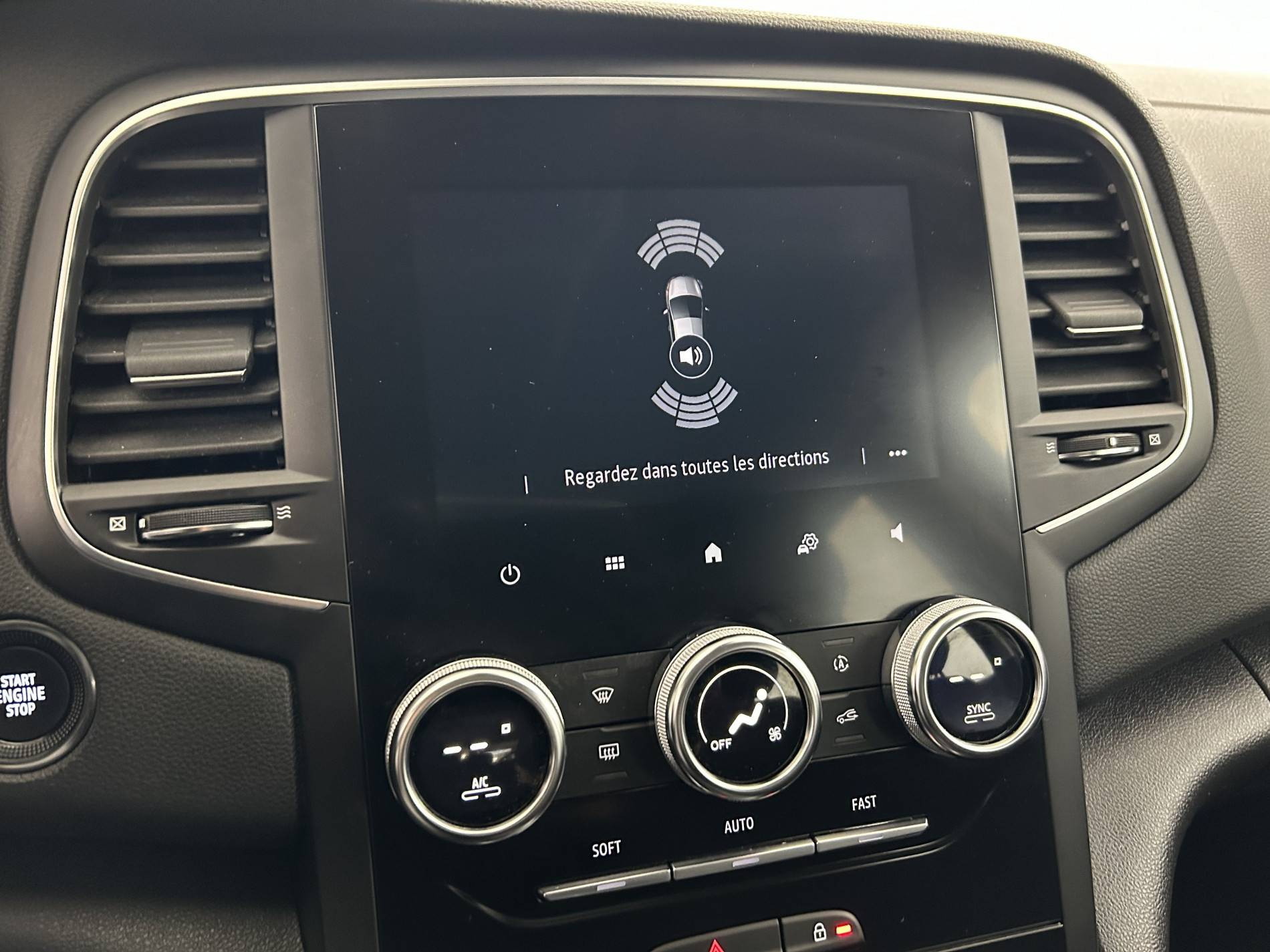 Vente en ligne Renault Megane 4 Mégane IV Berline Blue dCi 115 - 21B au prix de 16 990 €