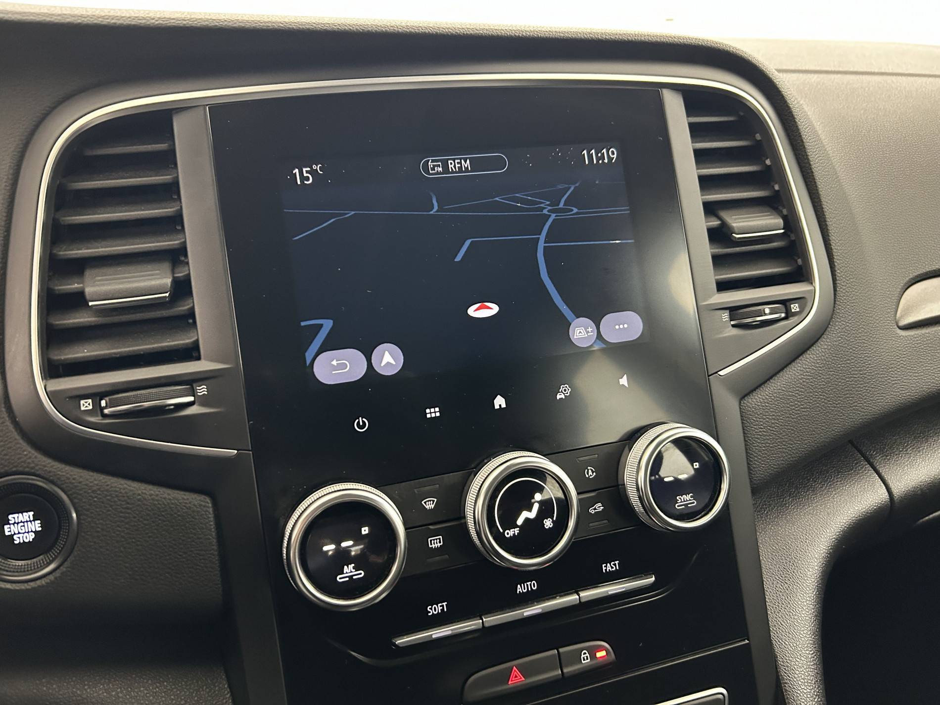 Vente en ligne Renault Megane 4 Mégane IV Berline Blue dCi 115 - 21B au prix de 16 990 €