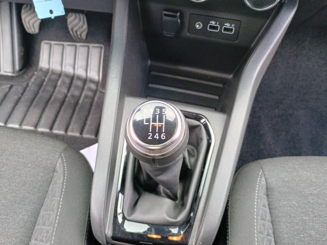 Vente en ligne Renault Clio 5 Clio TCe 90 au prix de 14 990 €