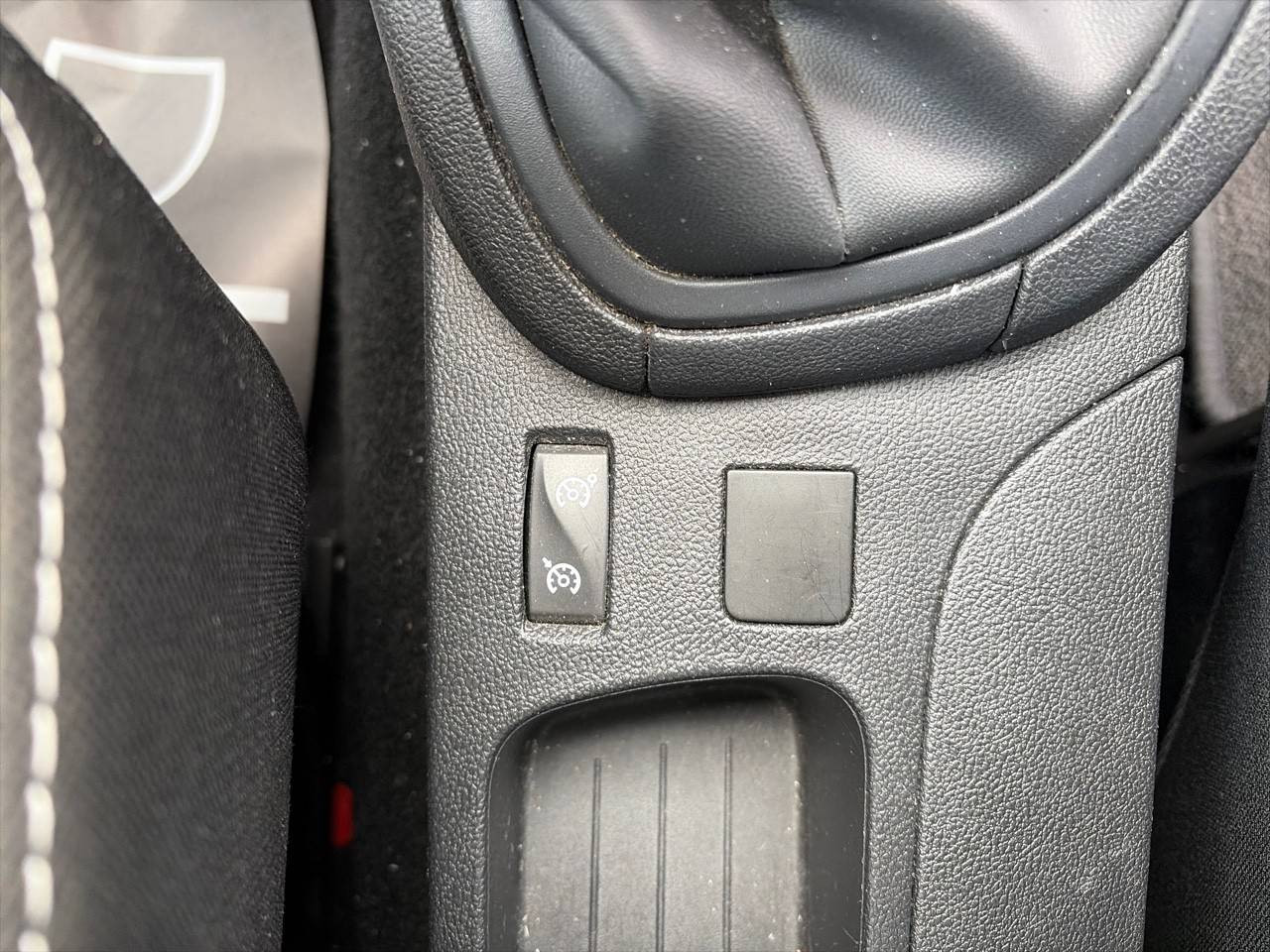 Vente en ligne Renault Clio 4 Clio 1.2 16V 75 au prix de 9 990 €