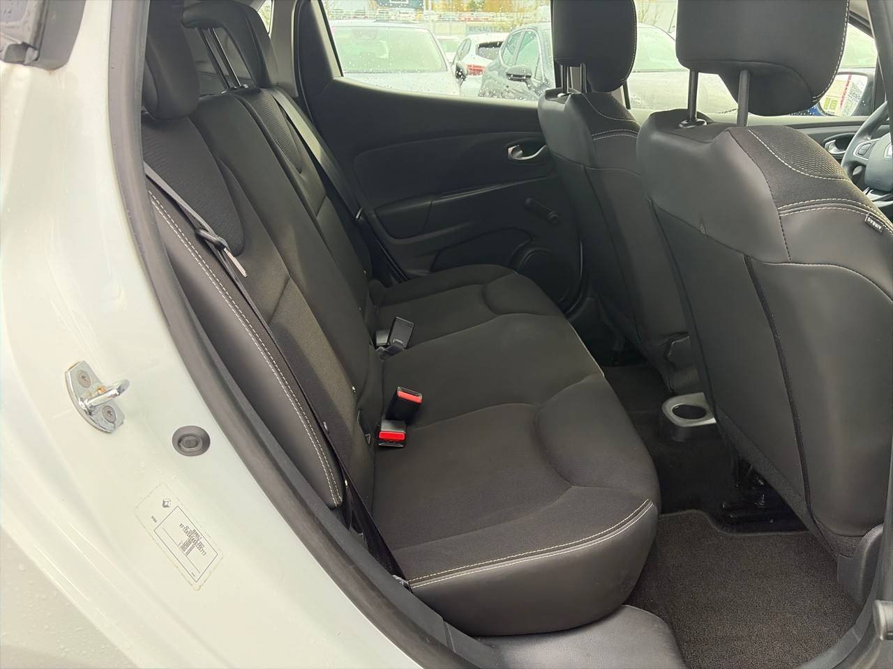 Vente en ligne Renault Clio 4 Clio 1.2 16V 75 au prix de 9 990 €