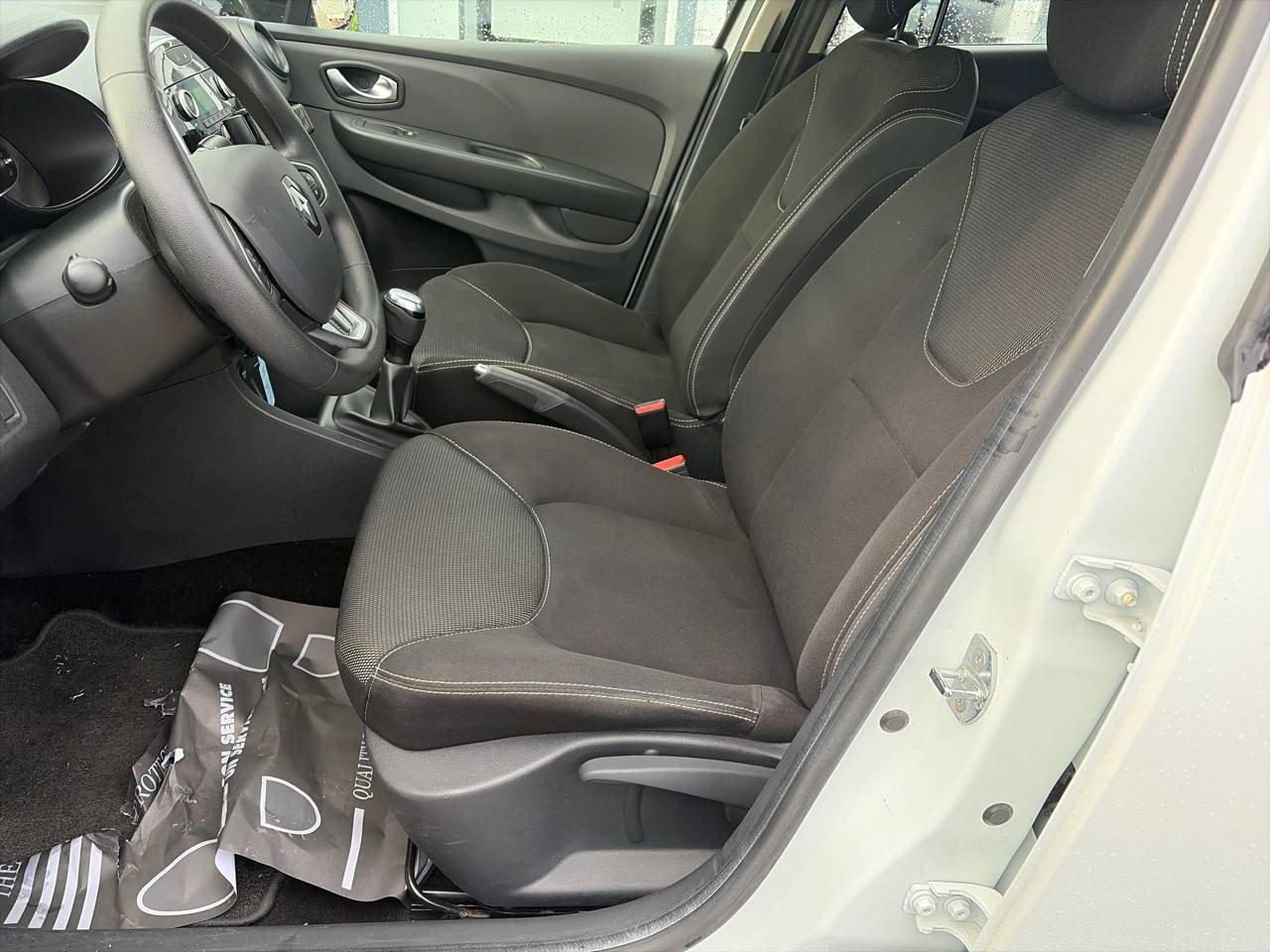 Vente en ligne Renault Clio 4 Clio 1.2 16V 75 au prix de 9 990 €