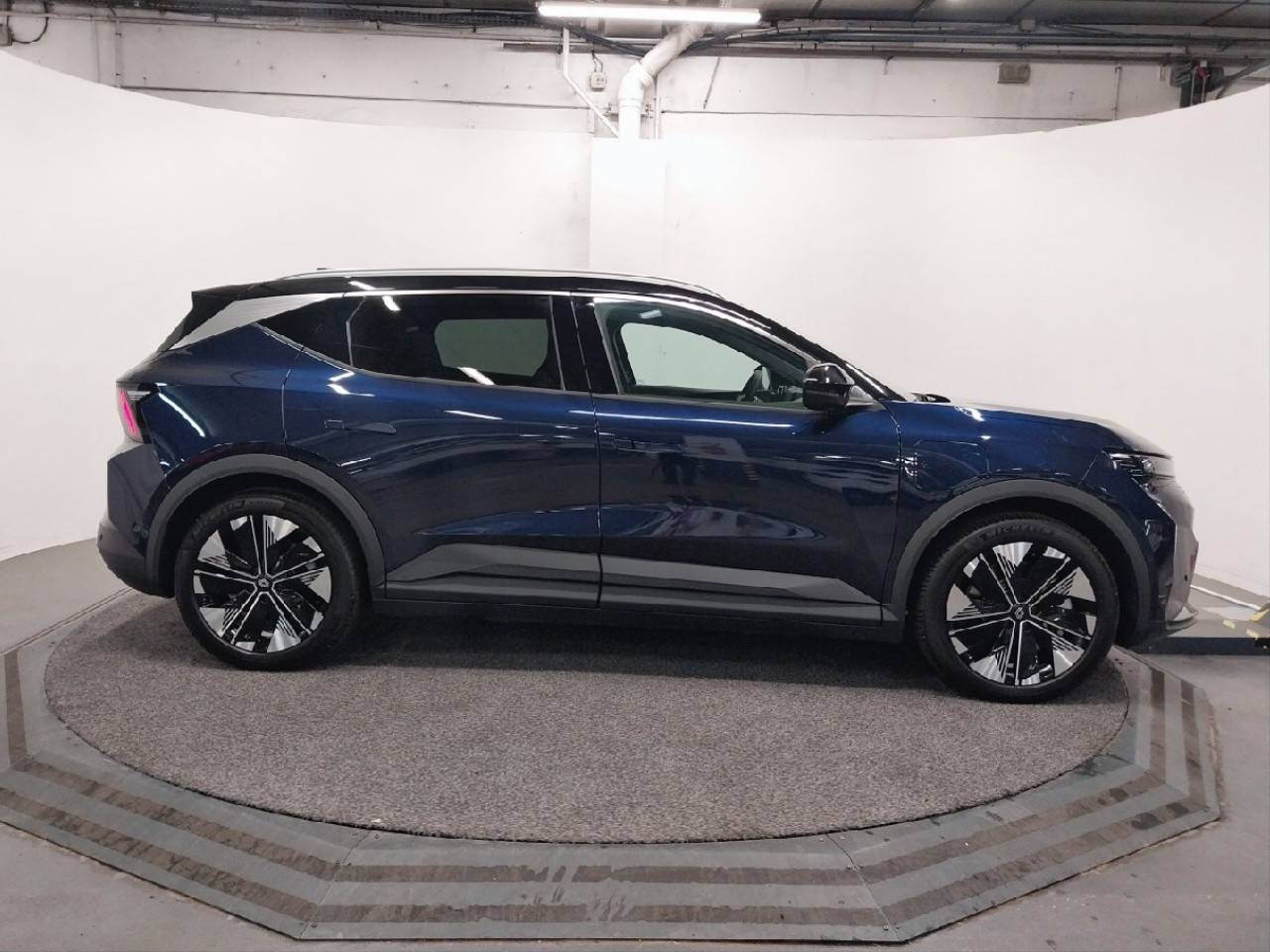 Vente en ligne Renault Scenic E-Tech  220 ch grande autonomie au prix de 42 700 €