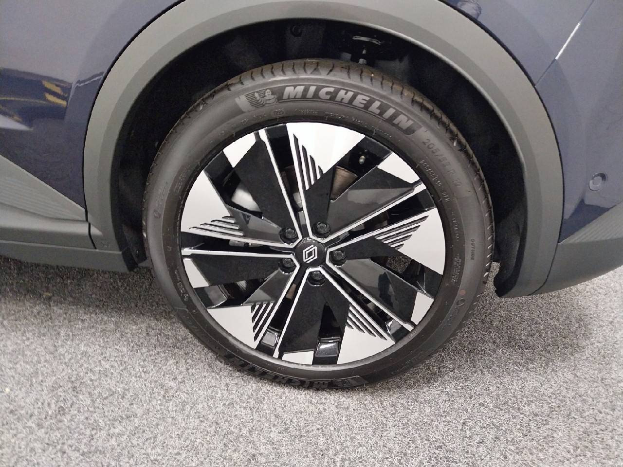 Vente en ligne Renault Scenic E-Tech  220 ch grande autonomie au prix de 42 700 €