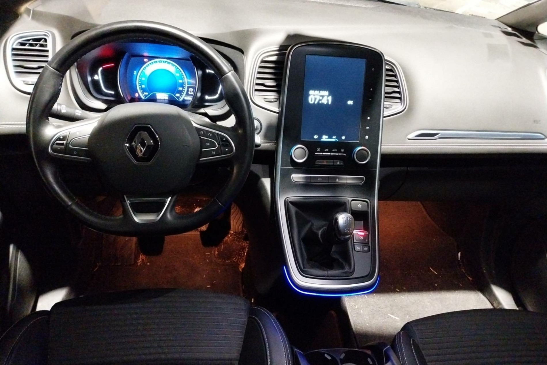 Vente en ligne Renault Scenic 4 Scenic dCi 130 Energy au prix de 13 590 €