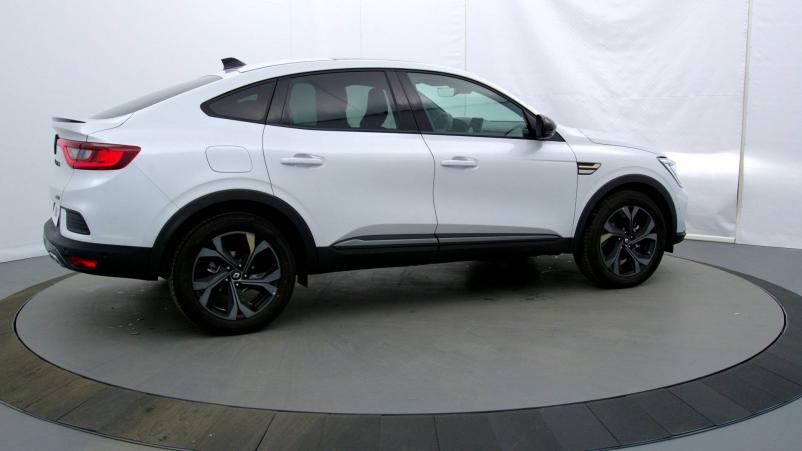 Vente en ligne Renault Arkana  E-Tech hybride 145 - 22 au prix de 27 990 €