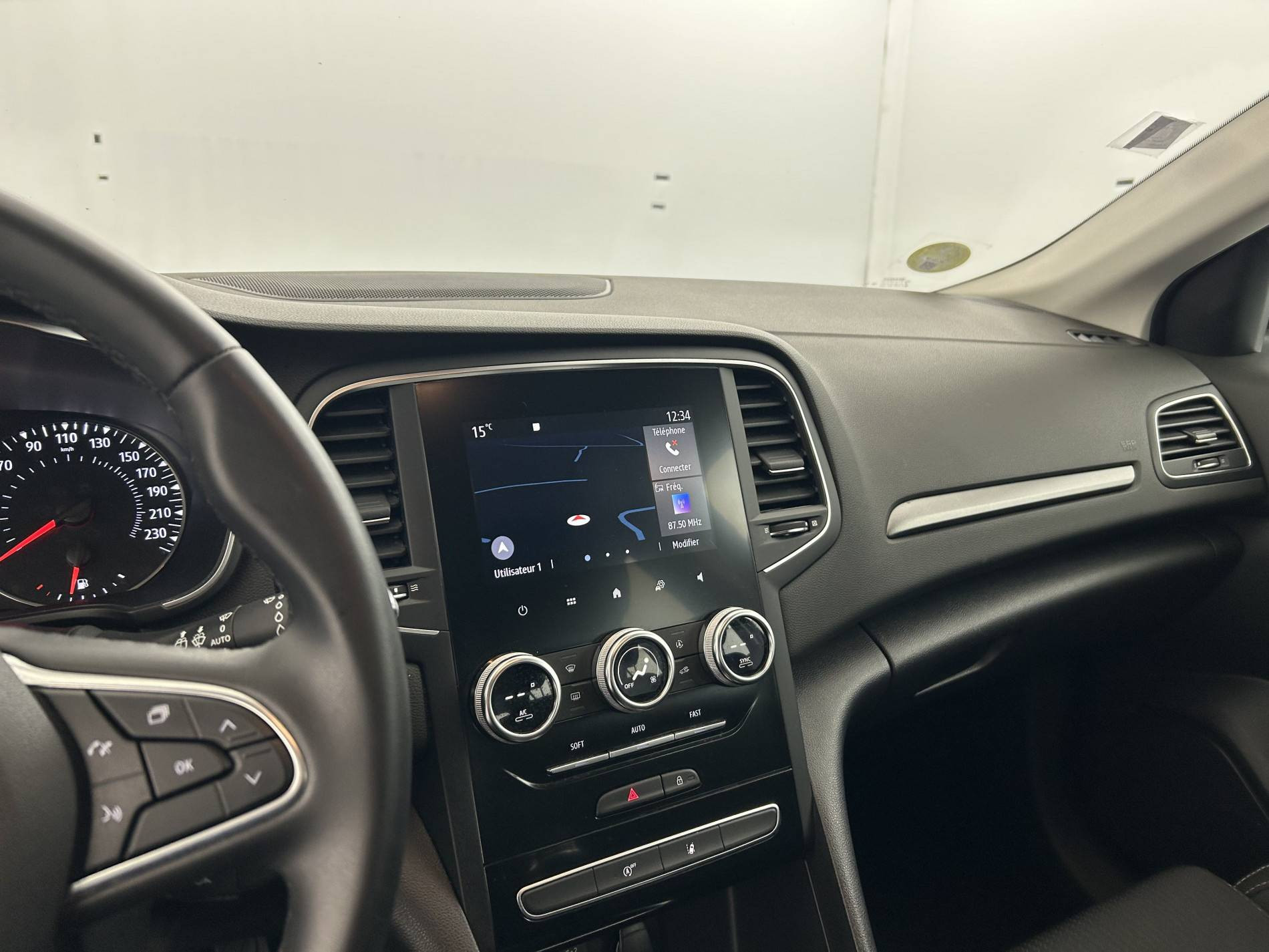 Vente en ligne Renault Megane 4 Mégane IV Berline Blue dCi 115 - 21B au prix de 15 990 €